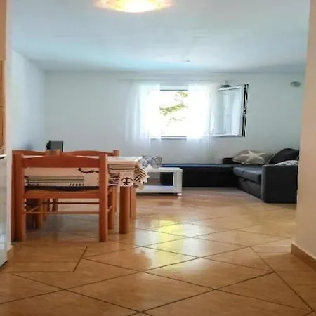 - Comfort One Bedroom E11