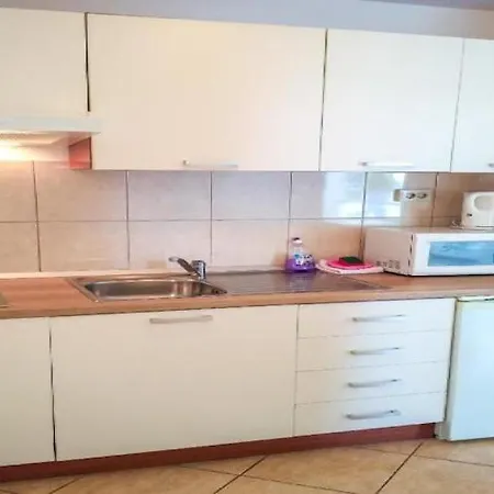 - Comfort One Bedroom E11 아파트
