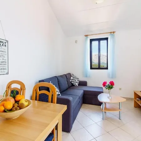 - Comfort One Bedroom E11