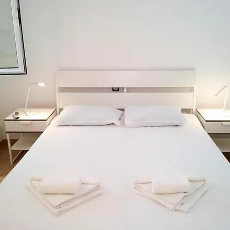 - Comfort One Bedroom E11