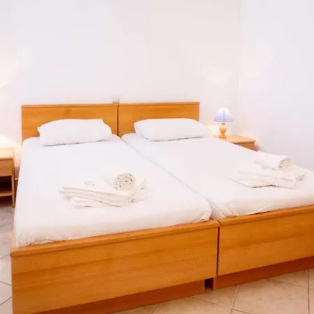 - Comfort One Bedroom E11